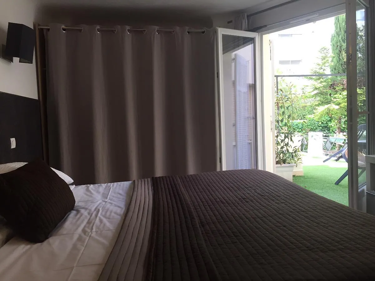 Brit Hotel Colbert Juan-les-Pins 3*,  France
